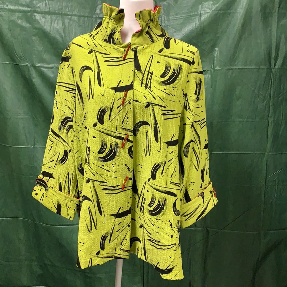 Moonlight Fashion Designs L Green/Black Tunic Length button down shirt.